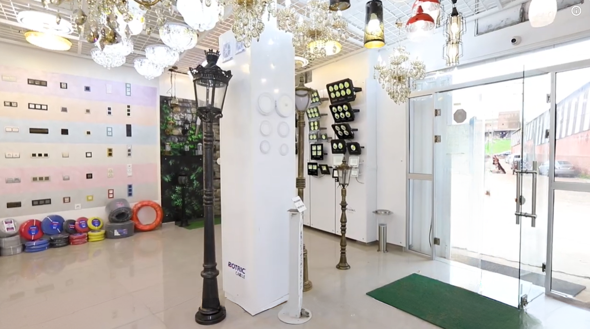 Espace de présentation de l’appareillage et de l’éclairage chez Ouhoud